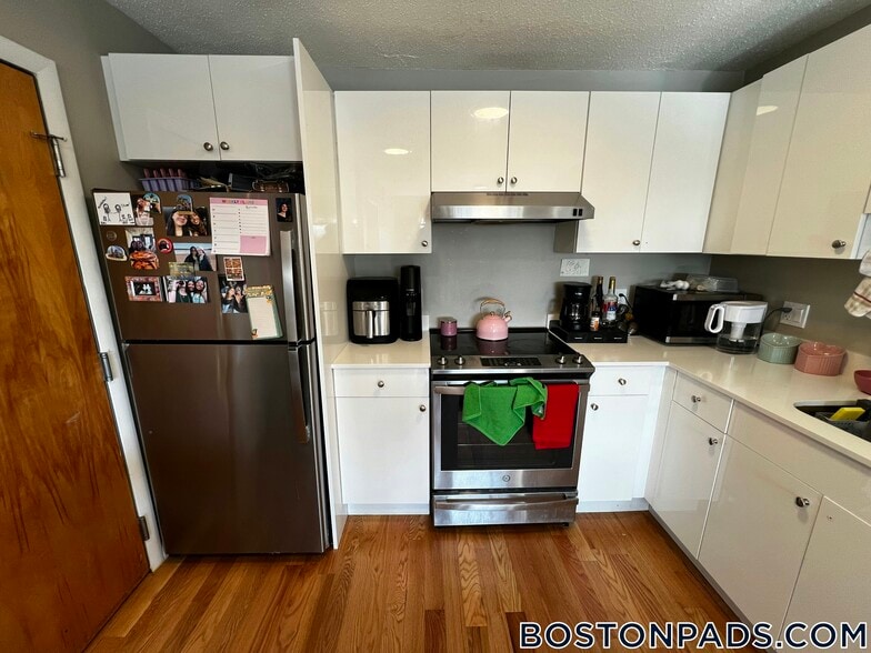 Building Photo - 226 Parker Hill Ave