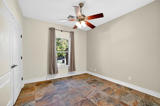 Building Photo - 116 Grey Fox Ln