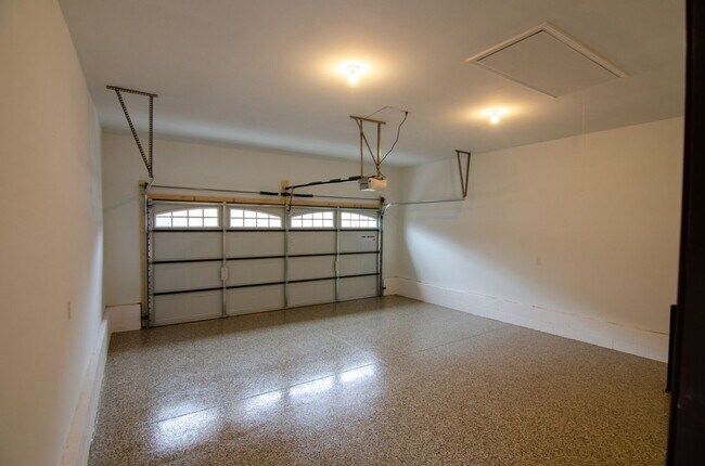 Building Photo - 2045 Moultrie Cir