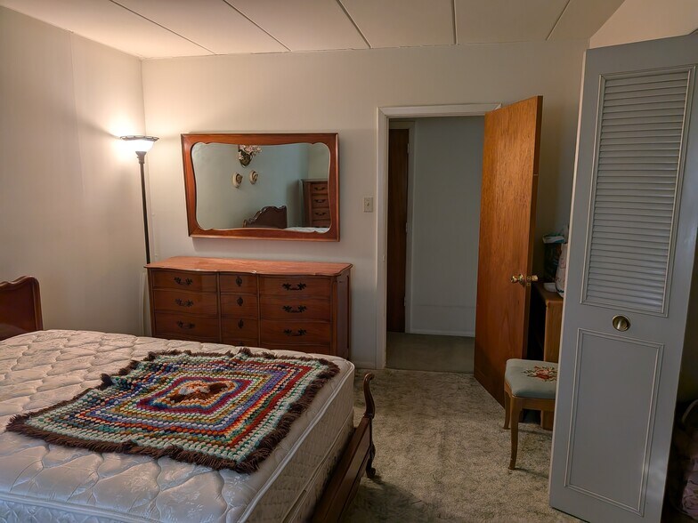 Building Photo - 33 W Chester Pike