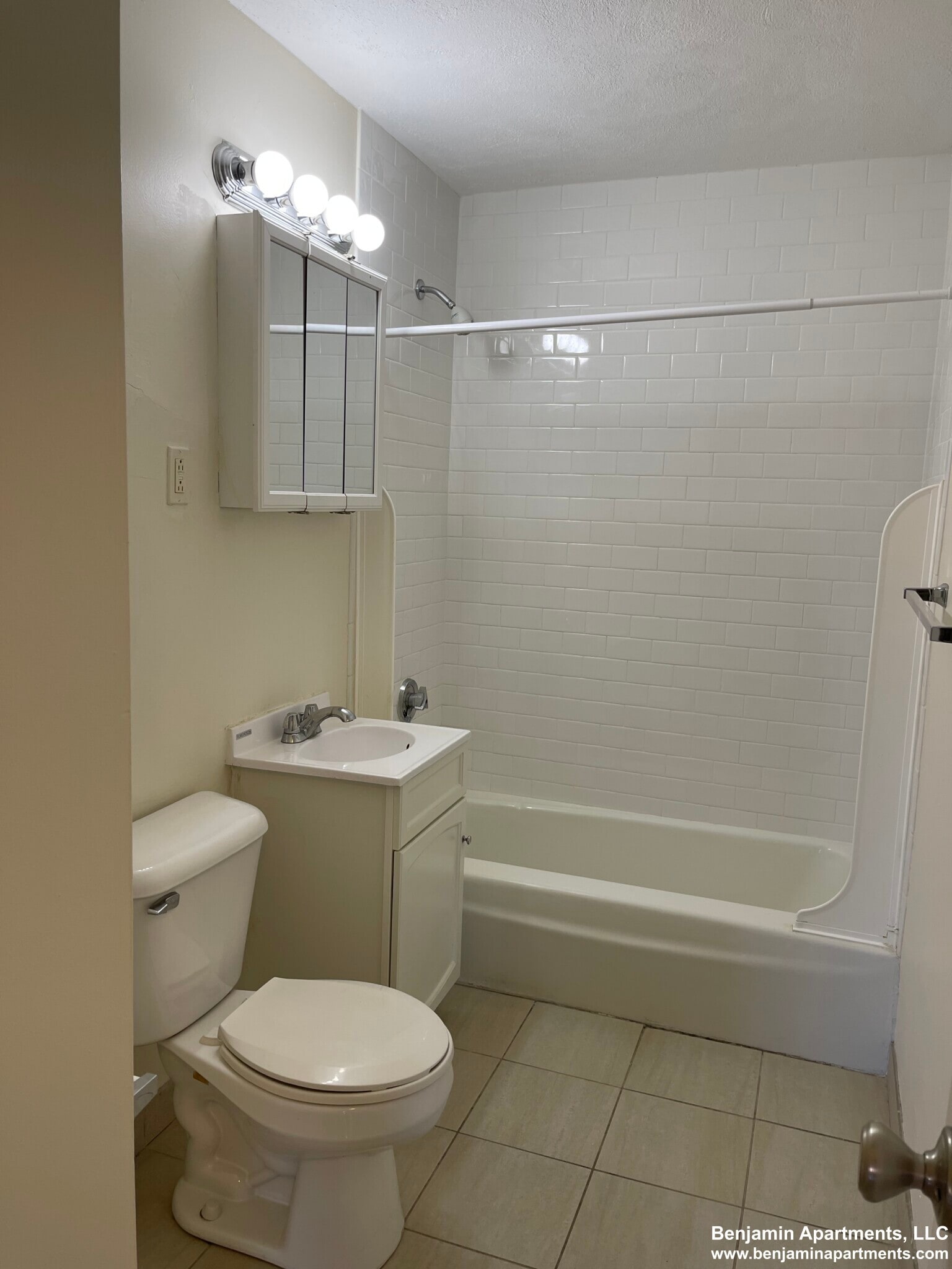 Building Photo - 95 Gardner St