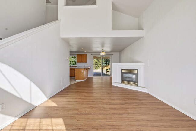 Building Photo - Move in Ready now! 3 bed 2.5ba - Olympia School District