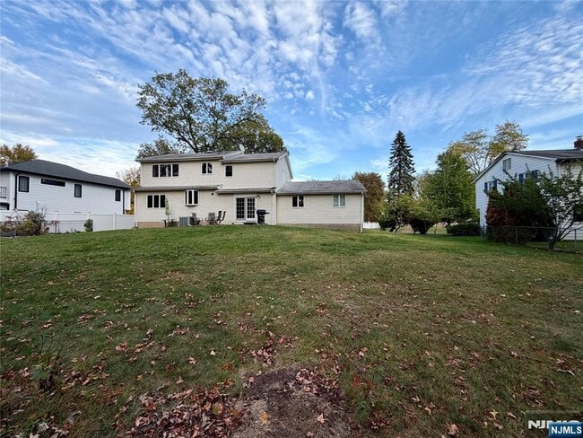 Building Photo - 517 Fordham Pl