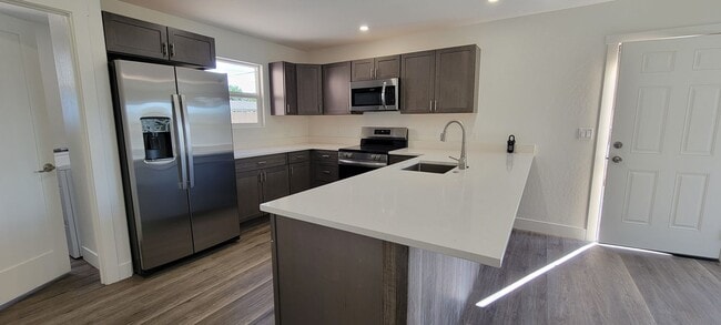 Building Photo - New Construction Walking Distance to CMU