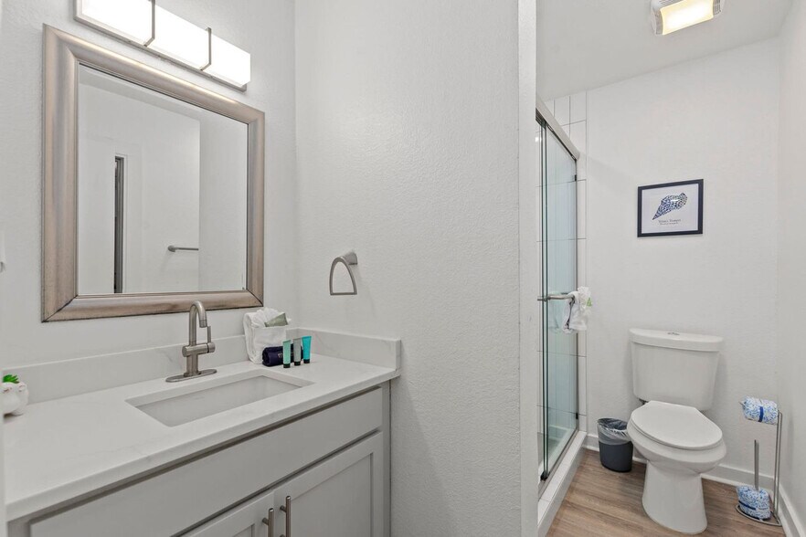 Building Photo - 4000 Gulf Terrace Dr