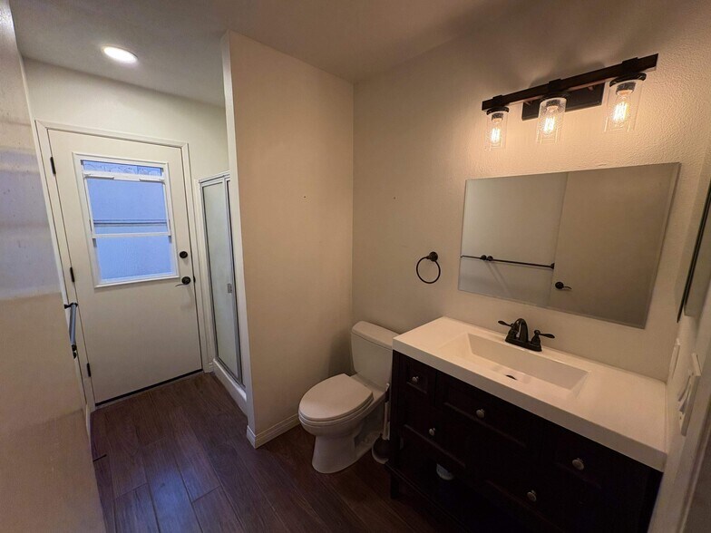 Building Photo - 5980 Tooley St