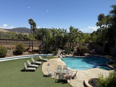 Building Photo - Luxurious, 5450 SqFt,  5 Ensuite Bedrooms ...