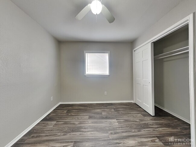 Building Photo - 16327 Petaluma Drive Houston TX