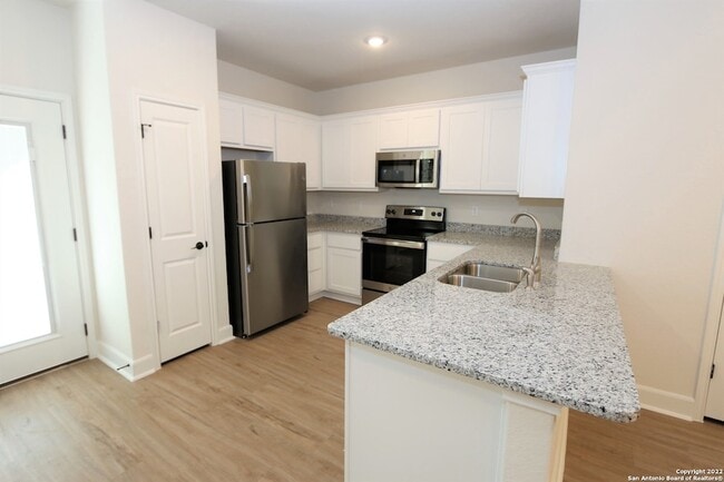 Building Photo - 2515 Lynwood Bnd