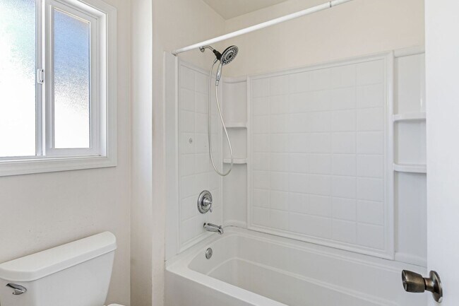 Building Photo - Saratoga Gem - 4BR Home Open Floor Plan & ...