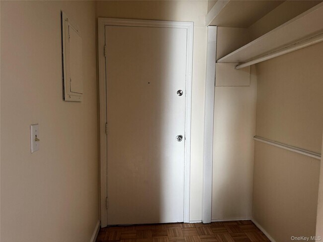 Building Photo - 24 Front St