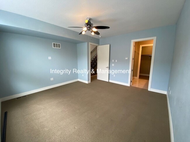 Building Photo - 2620 W Front View Cres Dr