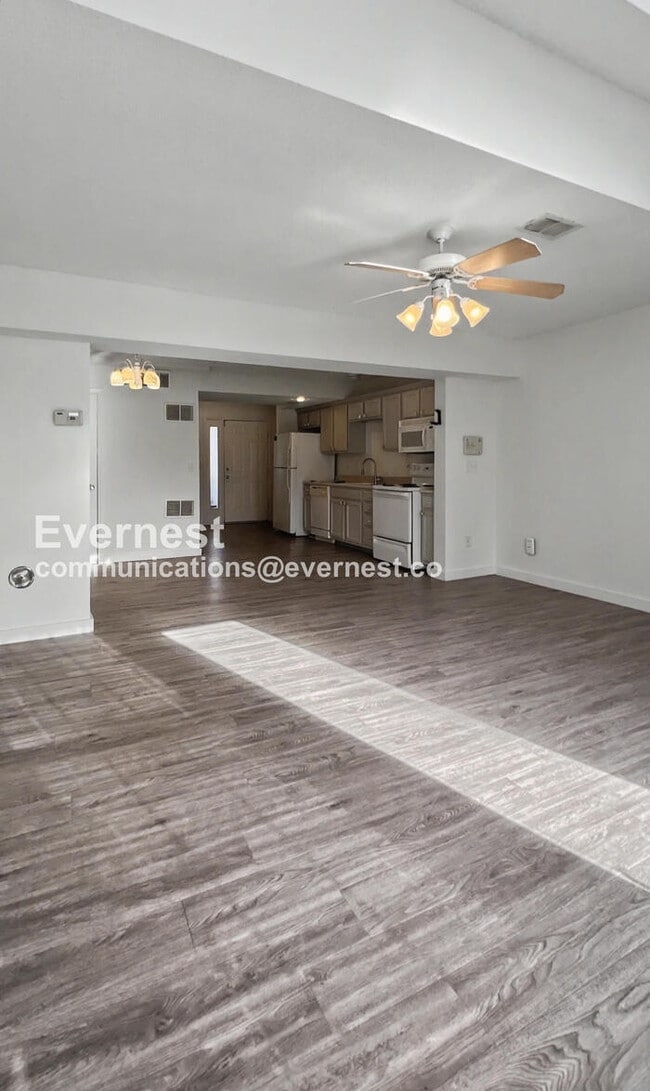 Building Photo - 8114 N Lawn Ave