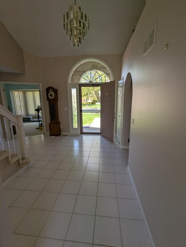 Building Photo - 20870 Balinski Dr