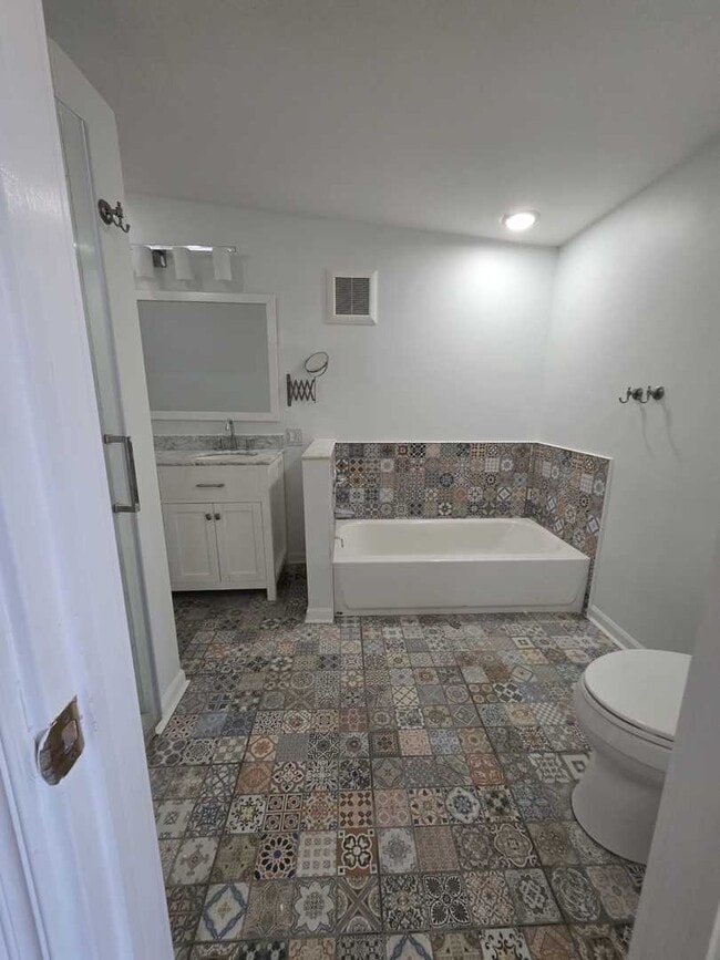 Building Photo - 20831 Maple Ct