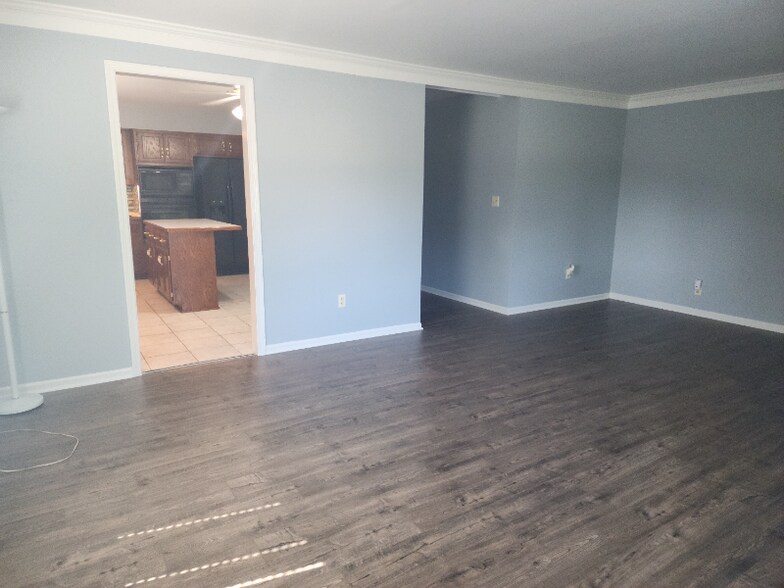 Building Photo - 24218 W Main St