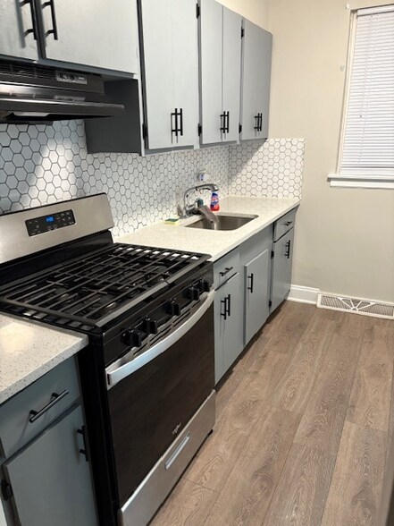 Building Photo - 12723 S Justine St