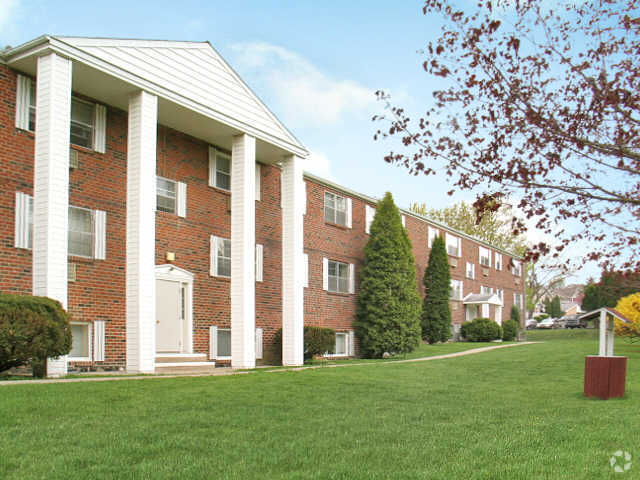 Building Photo - Lion's Gate Apartments