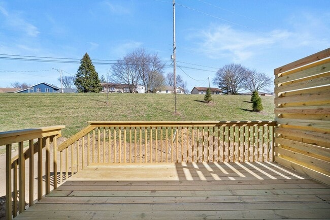 Building Photo - Brand New Townhome - Incredible Space