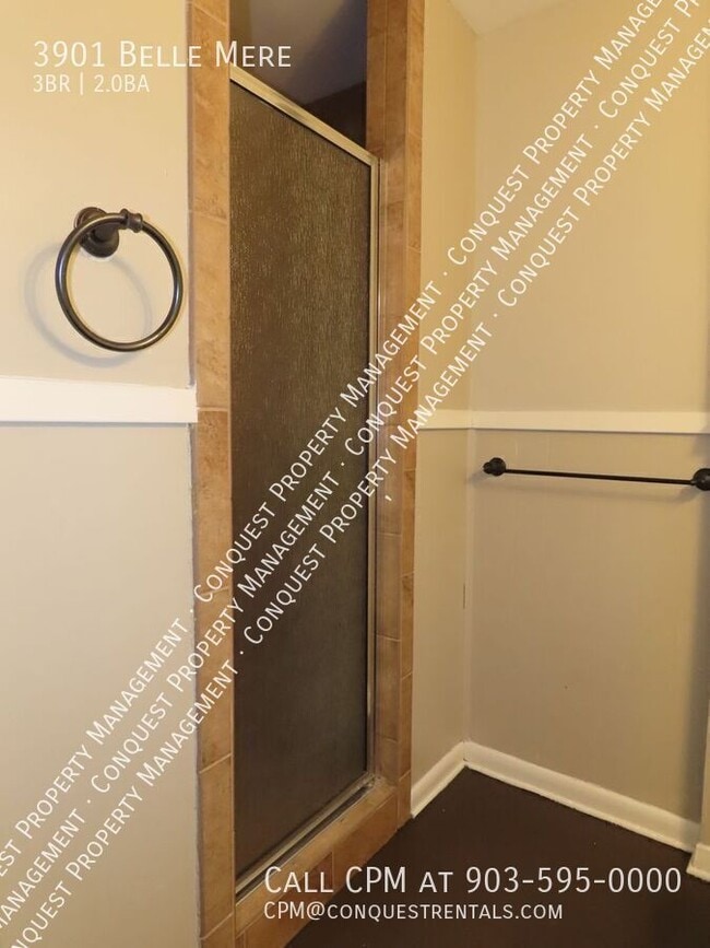 Building Photo - 3901 Belle Mere St