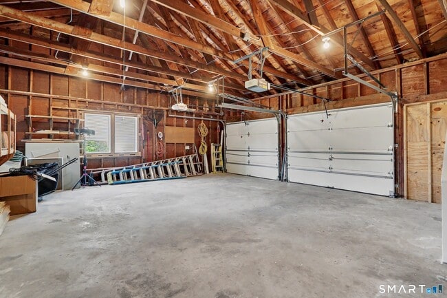 Building Photo - 145 Casmir Dr