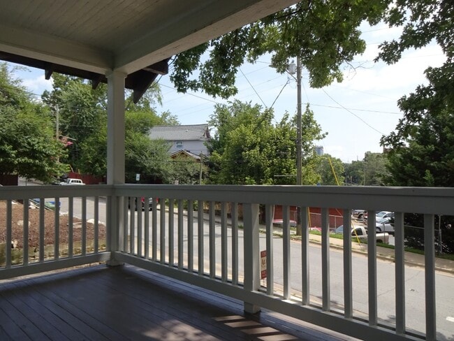 Building Photo - 12 E Chestnut St