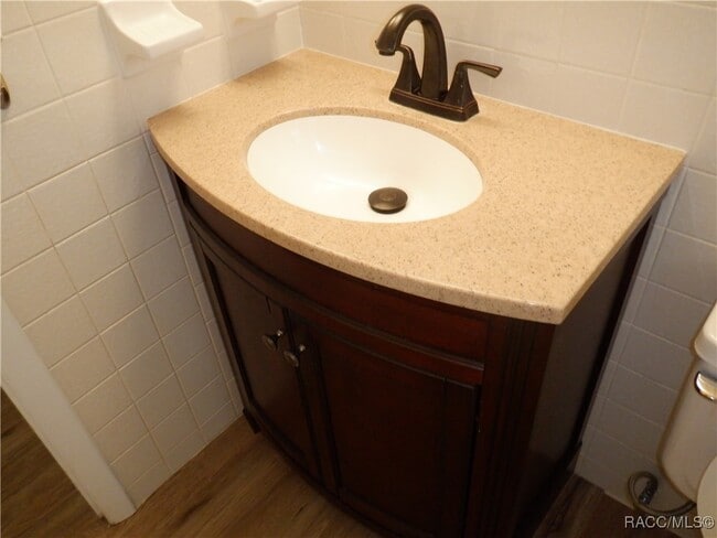 Building Photo - 9513 E Village Green Cir