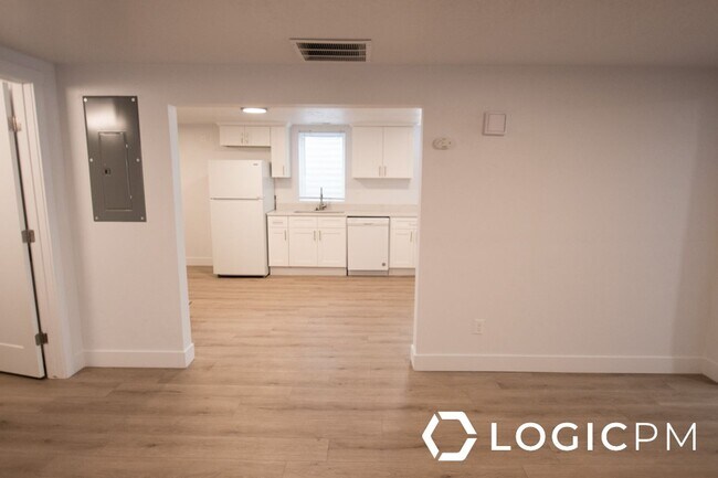 Building Photo - 171 E 3000 S