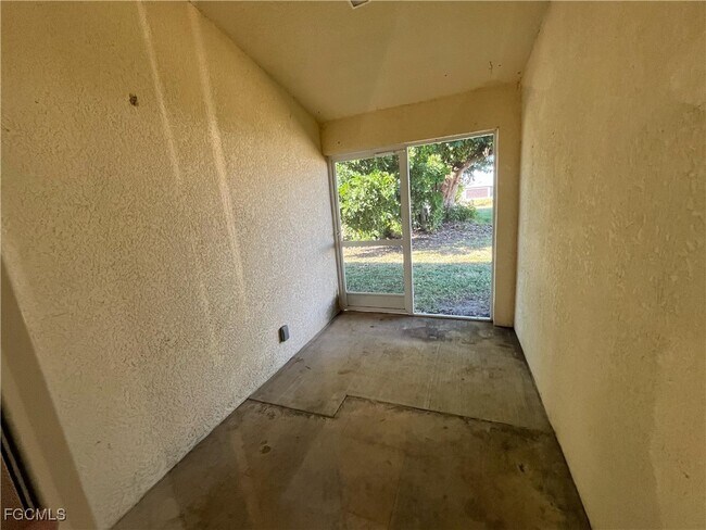 Building Photo - 601 SE 5th St