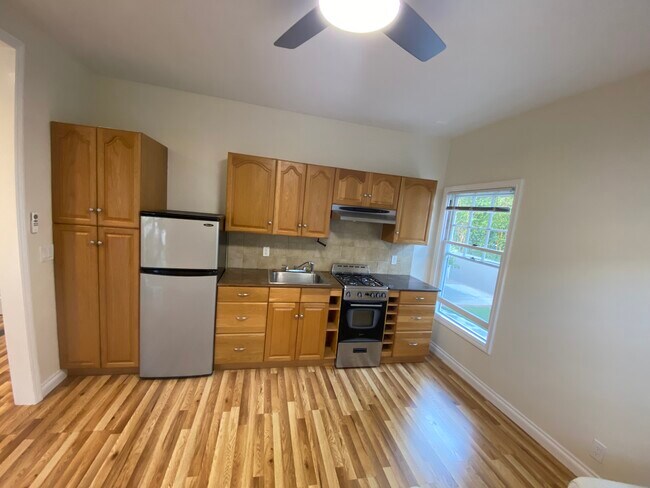 Kitchen with lots of cabinets - 815 14th St
