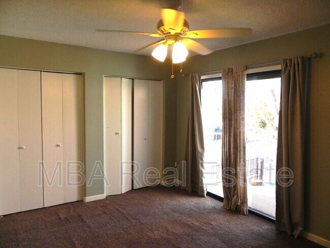 Building Photo - 15650 N 19th Ave