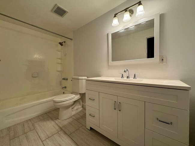 Building Photo - 233 Sagamore Hills Dr