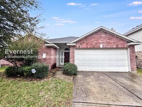 Building Photo - 3 Bed, 2 Bath Home with Fenced Yard & Garage / Pet-Friendly / Available Now!