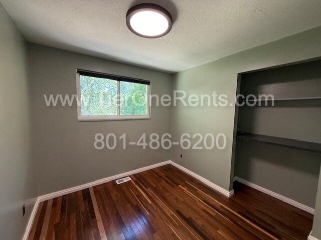 Building Photo - no deposit option available for qualified ...
