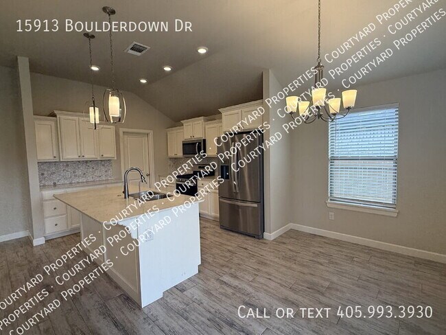 Building Photo - 15913 Boulderdown Dr