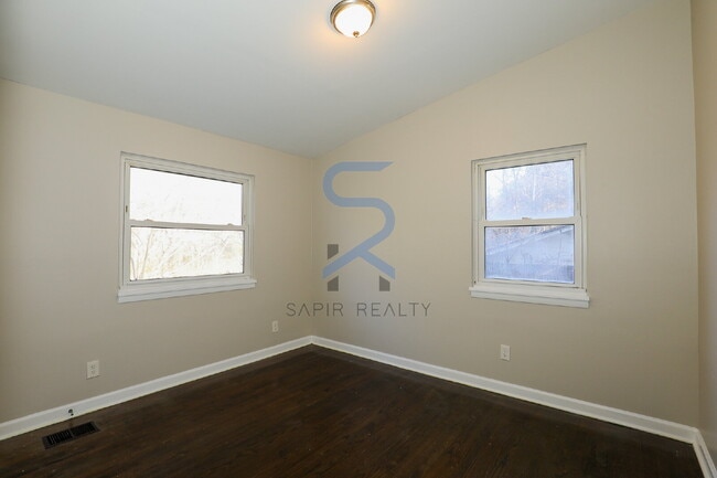 Building Photo - Move in before January 31st and get $100 OFF your rent for the first 3 months — PLUS a $250 Amazo...