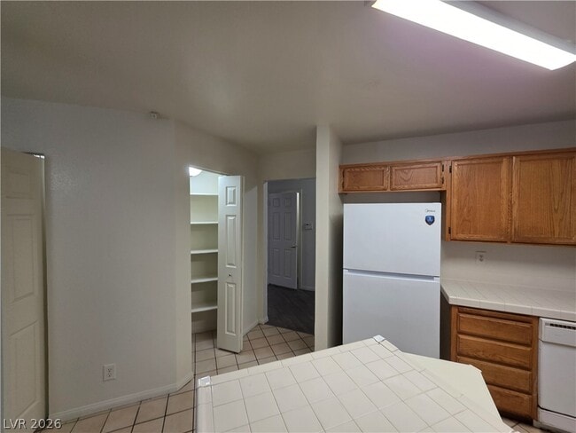 Building Photo - 6561 Avon Ct