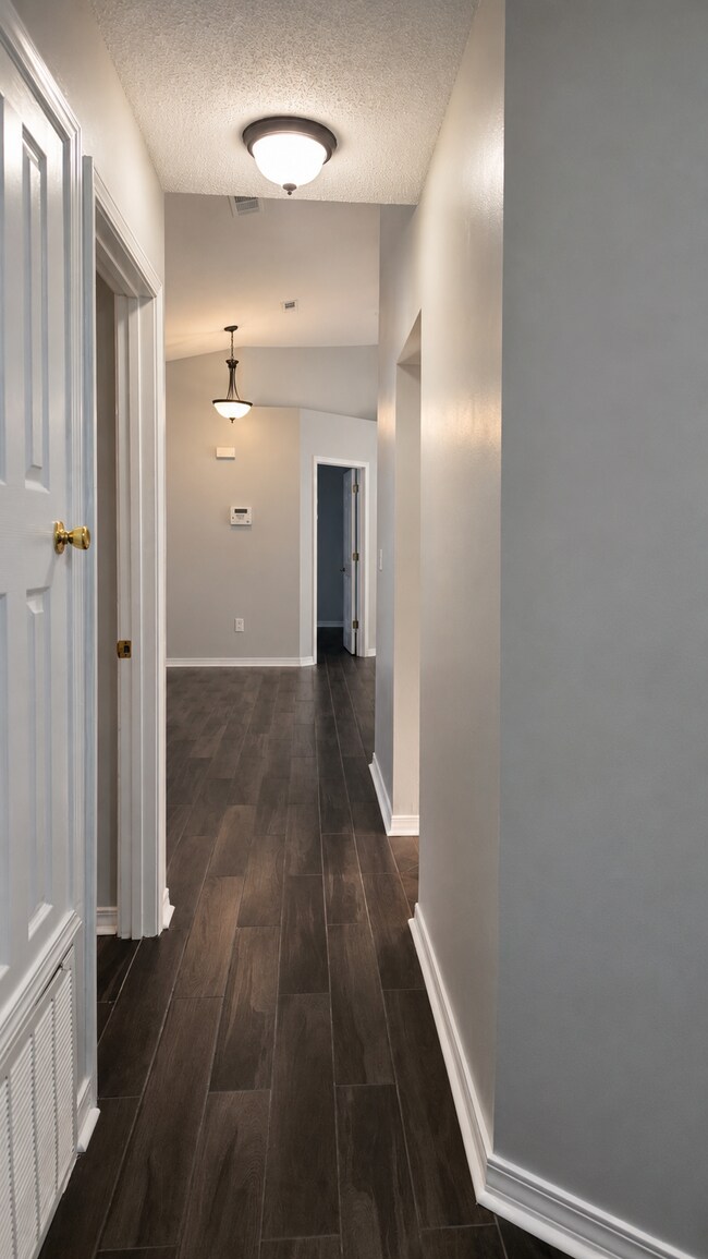 Building Photo - 1248 Jefferyscot Dr