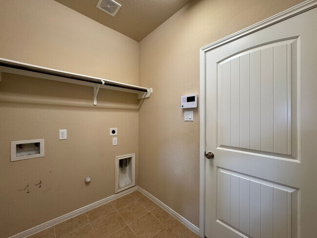 Building Photo - 19038 W Windhaven Terrace Trail