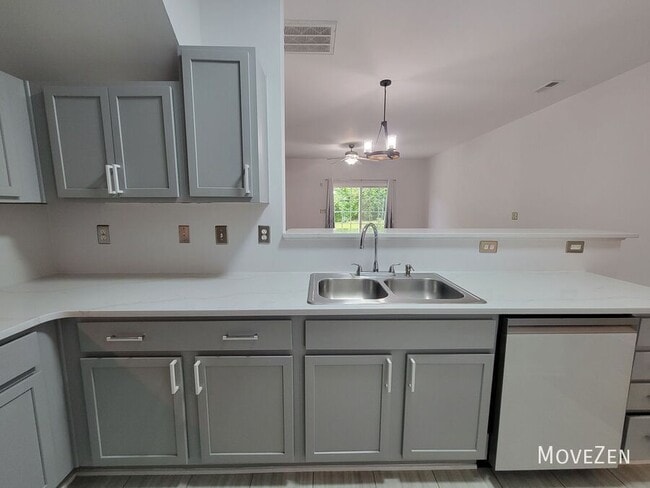 Building Photo - 914 Hadel Pl