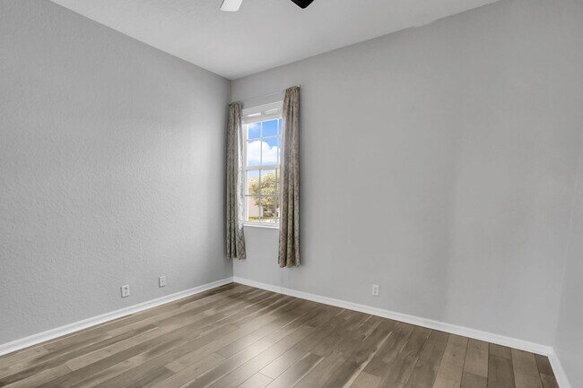 Building Photo - 47 Lancaster Rd