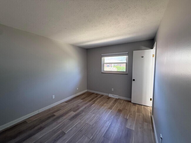 Building Photo - 480 Diven Ln