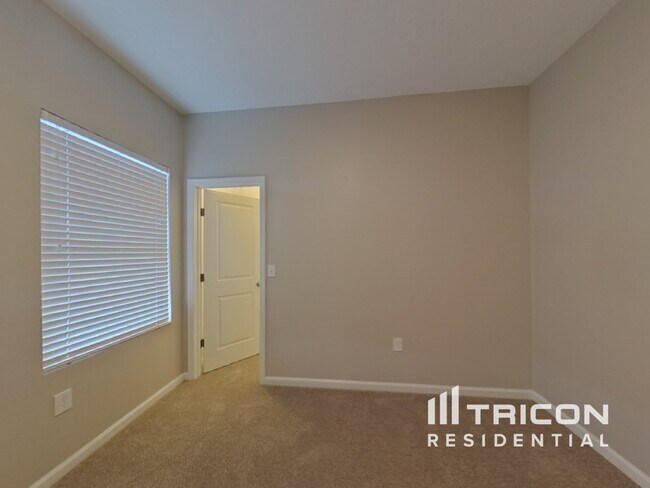 Building Photo - 15611 Merlin Ave