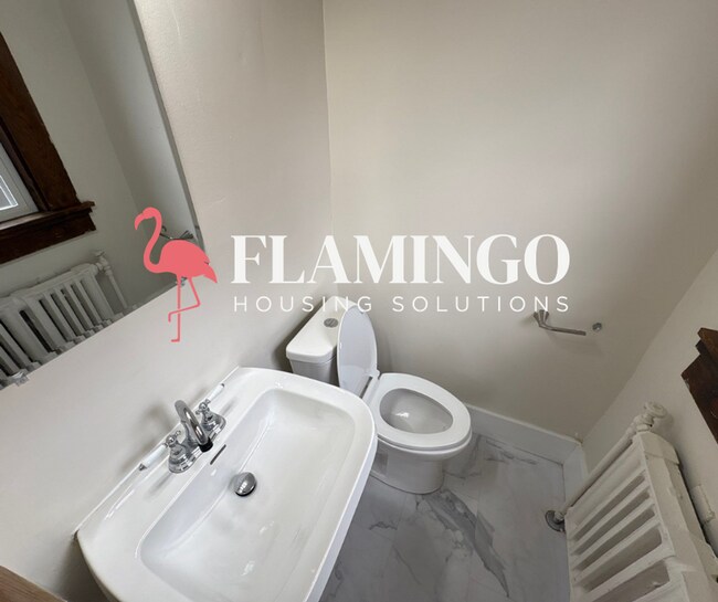 Building Photo - 2715 N Main St