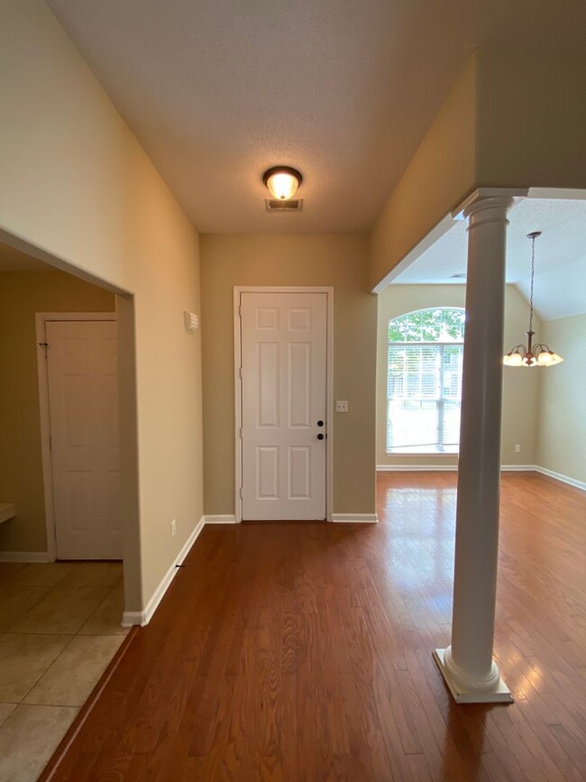 Building Photo - GORGEOUS 4 BEDROOM 3 BATHROOM CORDOVA RENT...