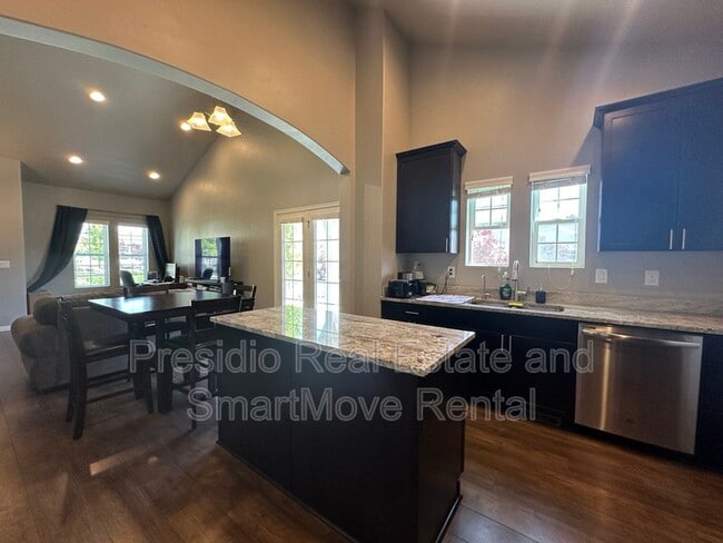 Building Photo - 10684 Wild Rice Dr