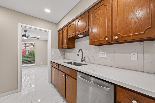 Building Photo - 6649 De Moss Dr