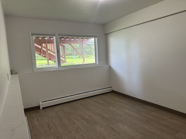 Building Photo - Newly Updated 4 Bedroom UMED Home!