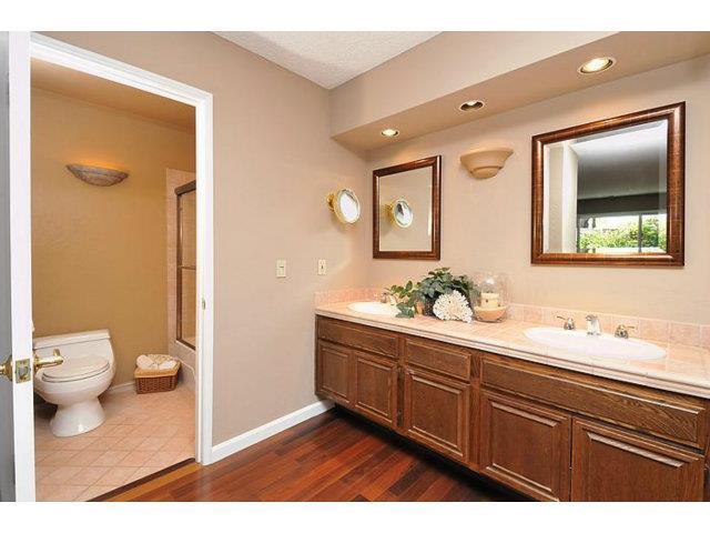 Building Photo - 31 Lido Cir
