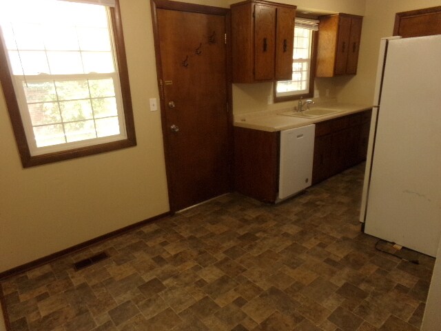 Building Photo - BCR 2854 Sumner-